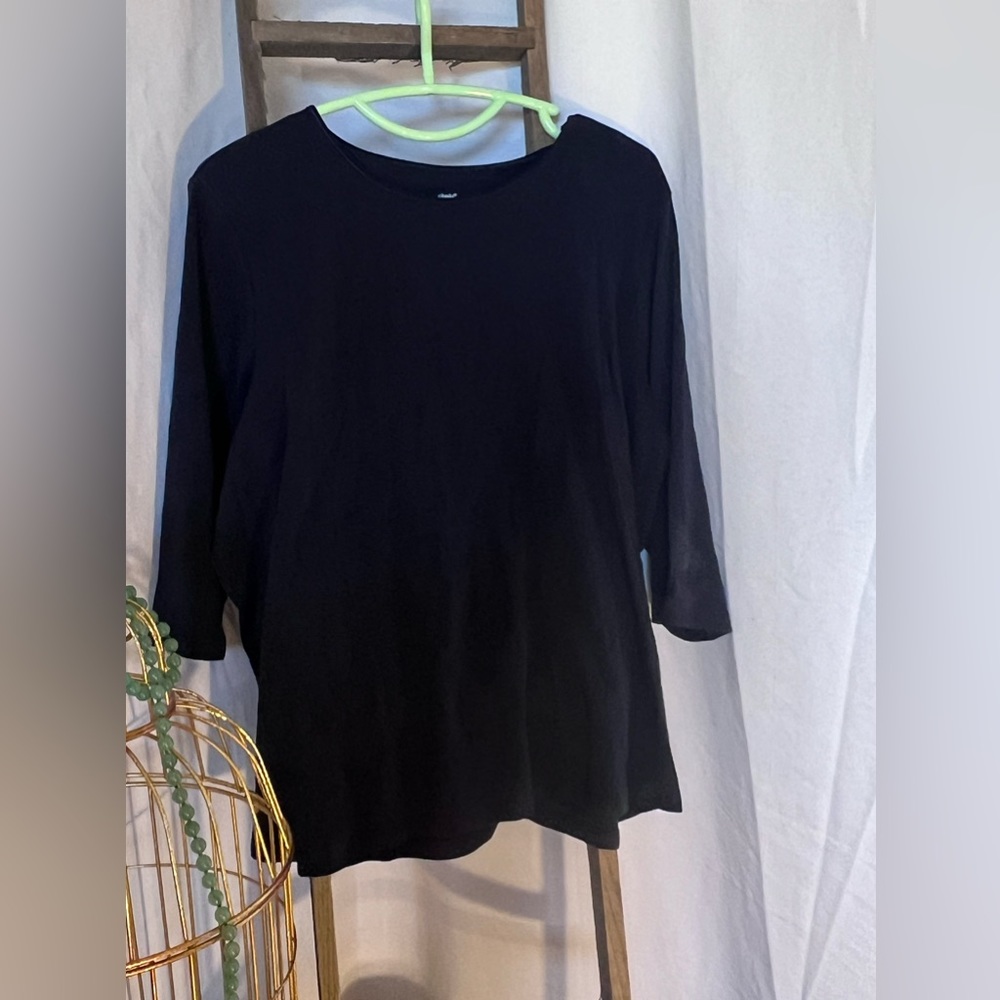 CJ Banks womens Tshirt size 2XL, black